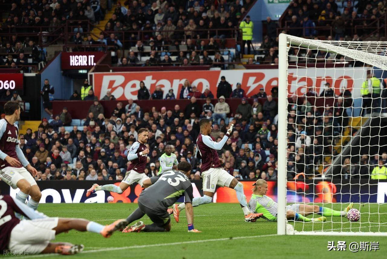 开云体育埃因霍温迎英超关键赛，今夜防线松动，气氛紧张，身体对抗强度拉满的简单介绍